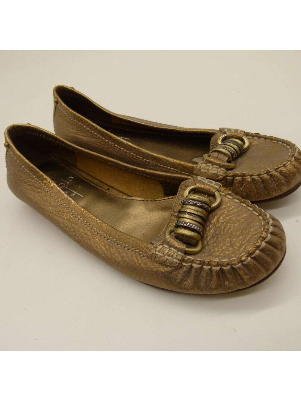 LKNW worn once  Gold PAOLO flats so adorable 8 M
